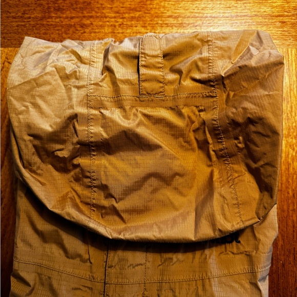 Men’s Marmot “Precip” lightweight rain jacket - Size M - Picture 5 of 6